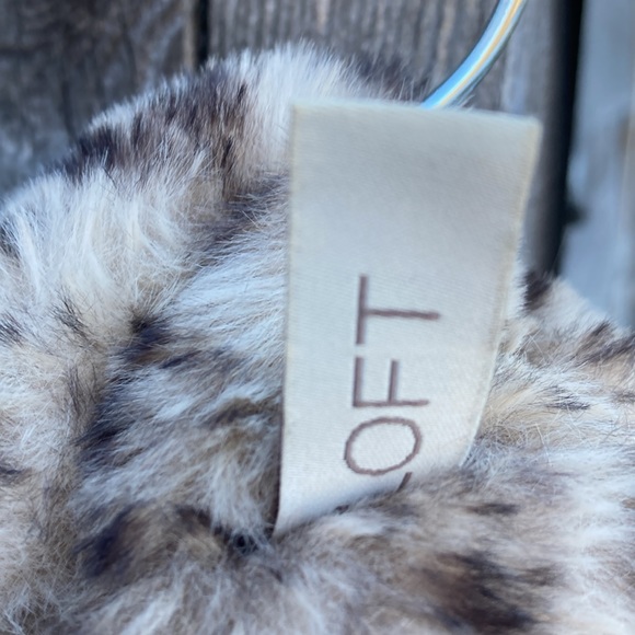 Loft Leopard Chunky Scarf - Picture 3 of 4